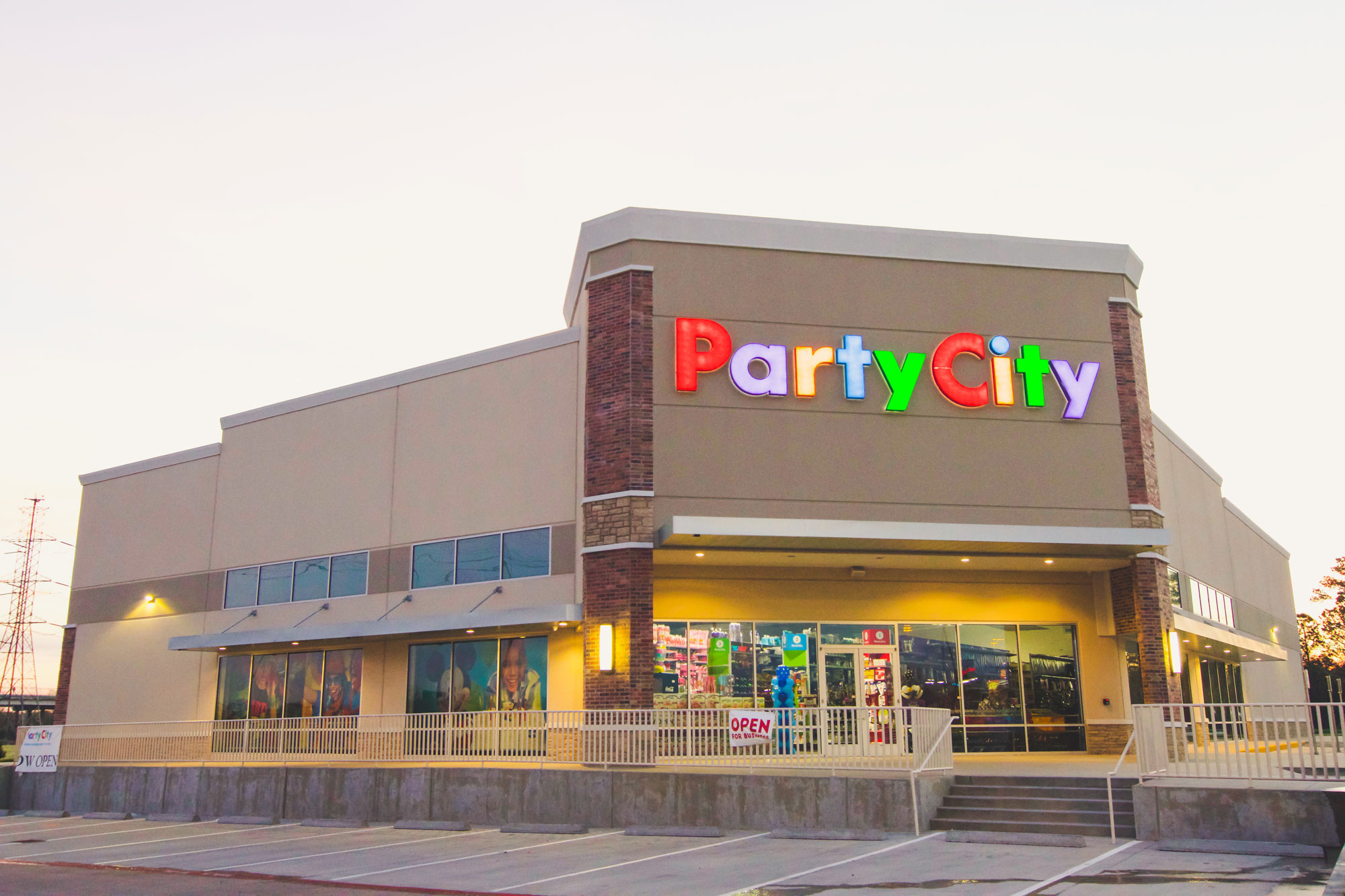 Party City - 15,000 sf